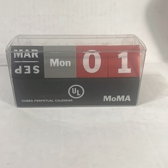 MoMA Cubes Perpetual Calendar Red/Grey/Black - Picture 2 of 4